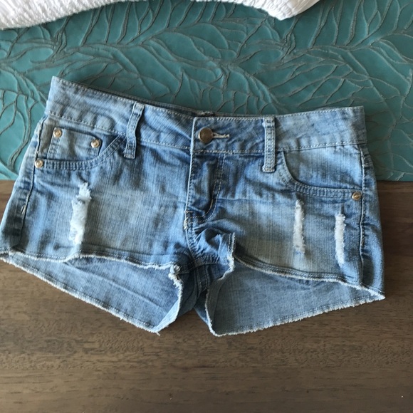 UK2LA Distressed Frayed Denim Cutoff Jean Shorts - Picture 2 of 3